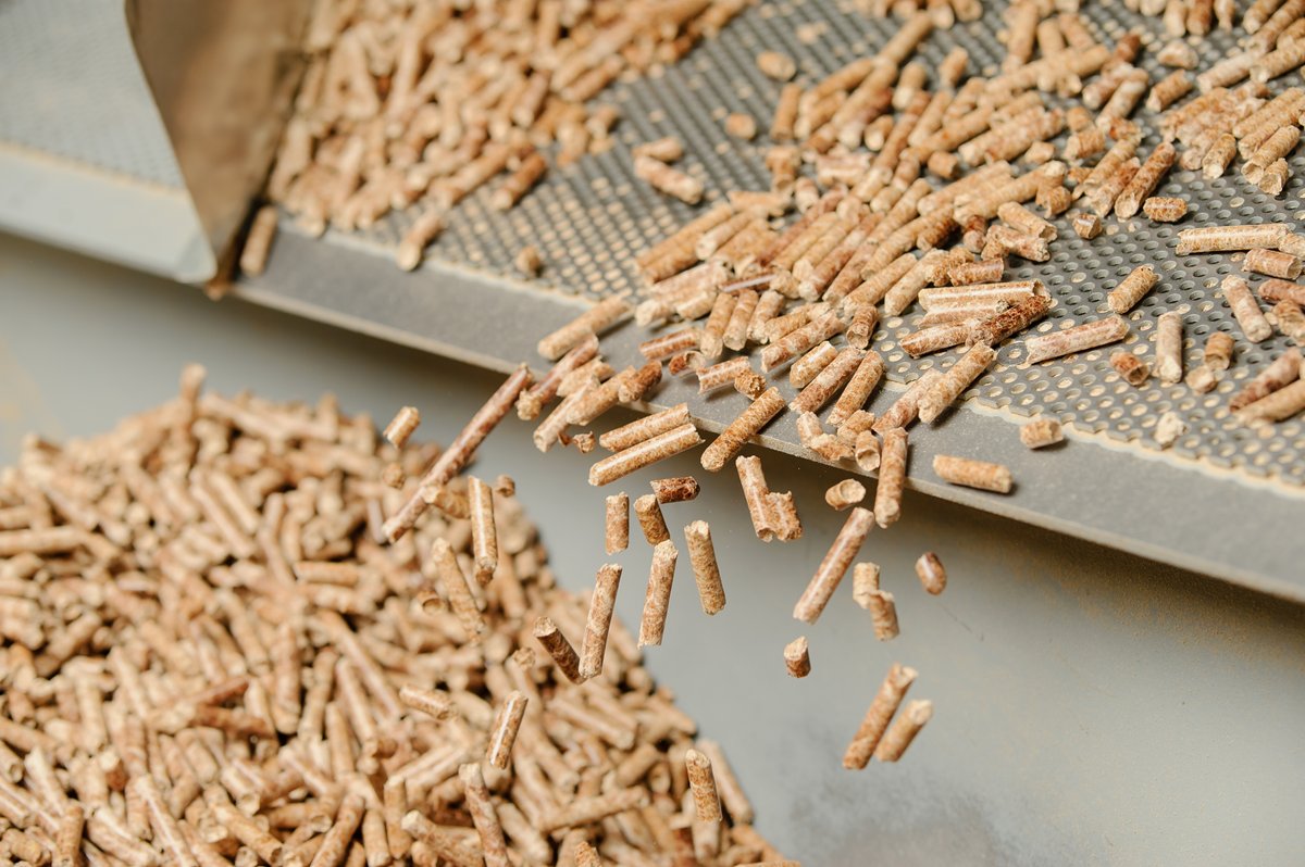 💡 Moisture matters! In pelletising and extrusion, incorrect moisture levels can compromise product quality and damage machinery.
✅Optimising starts with accurate moisture measurement and flow control during conditioning.
Learn more: hubs.li/Q03s9sQ30
