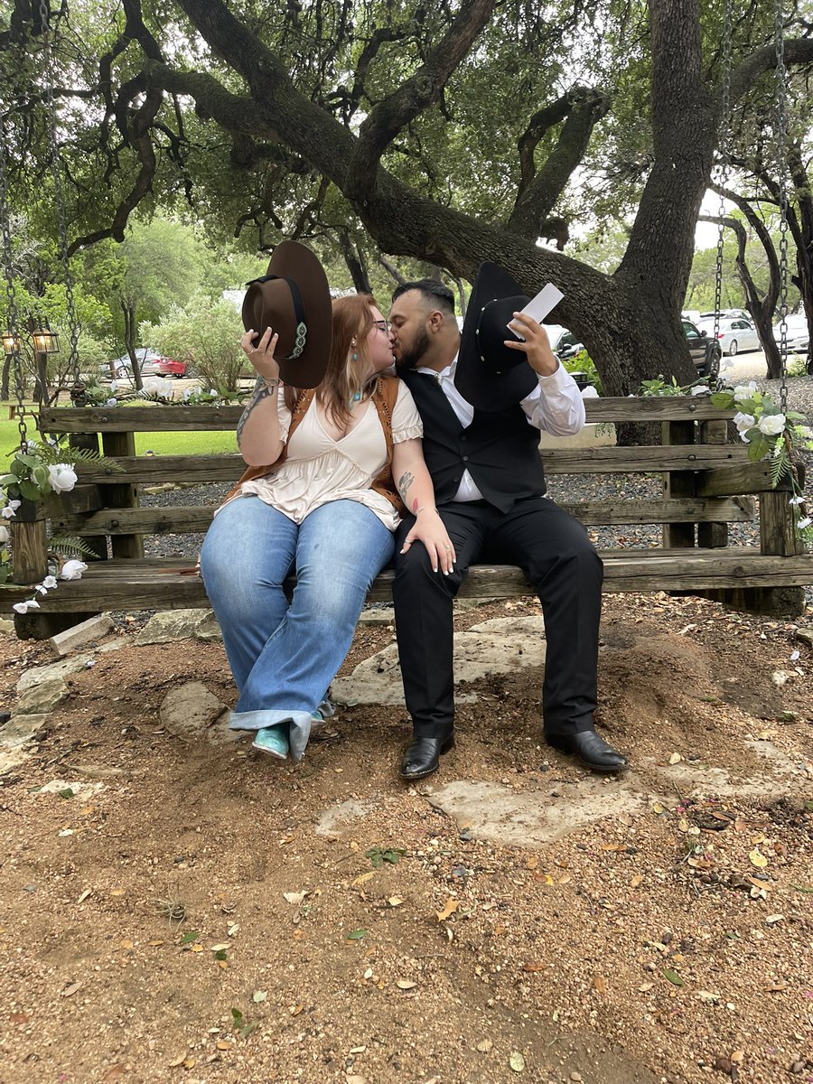 QueenMBMx's tweet photo. Happy birthday to my favorite person, my best friends, mi amor, my soul mate. I hope you have an amazing day!! @JxckForShort 😘😘😘 https://t.co/UN6UjG0rHC