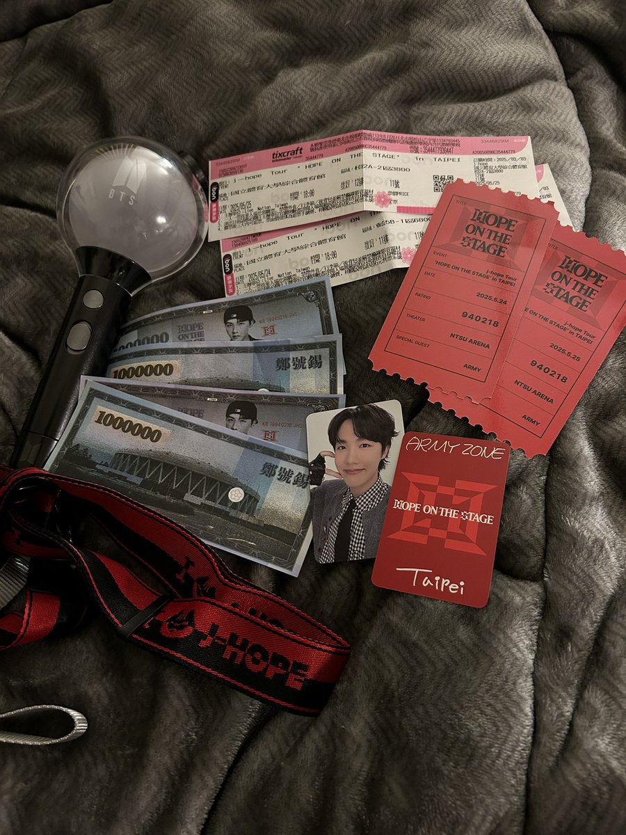 nora__chen's tweet photo. 끝이 아닌 시작이야! 💜

#제이홉 #jhope #BTS #방탄소년단 
#HOPE_ON_THE_STAGE_TOUR 
#HOPE_ON_THE_STAGE_TOUR_FINAL #HOS_TOUR_FINAL #jhope_TOUR #BTSARMY https://t.co/l2UOHoT9m3