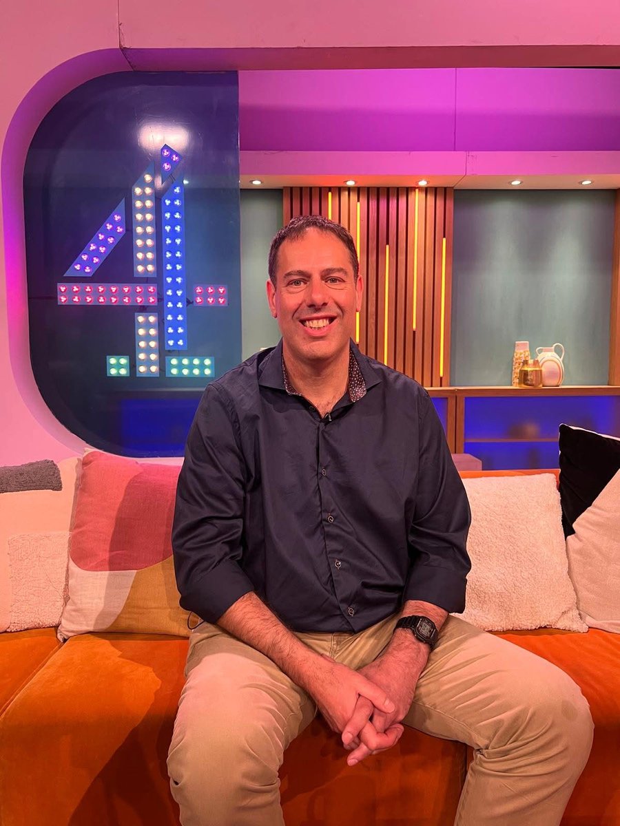 In case you missed it whilst out in the sun yesterday ☀️

<a href="/dandavis101/">Dan Davis</a> joined <a href="/SundayBrunchC4/">Sunday Brunch</a> to discuss how we can better support our immune health, as well as his new book, SELF DEFENCE 📚

Check it out, 25 mins in 🔽

channel4.com/programmes/sun…