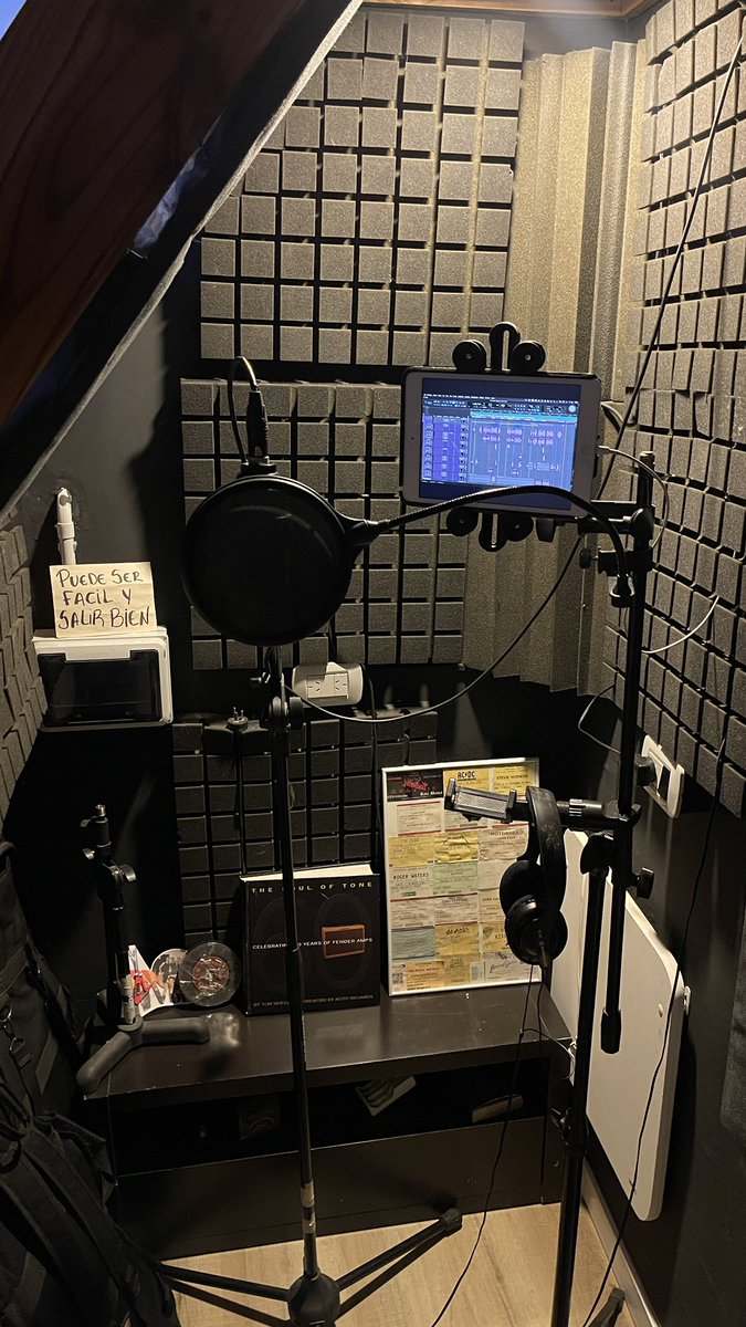 GM ✨ It can be easy, and go well 🙂

Recording “Lo que fuimos” ft. <a href="/uriel_leandro/">Uriel Leandro</a> 🎶 LISTEN BELOW 👇