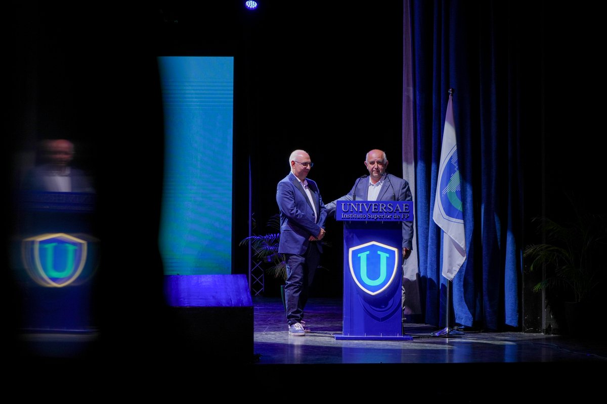 _Universae's tweet image. 🎓 Hoy celebramos a quienes creyeron en su camino y lo cumplieron.
Este aplauso es para todos vosotros. 🚀
¡Felicidades, #AlumniUNIVERSAE!
#GraduaciónUNIVERSAE #OrgulloUNIVERSAE