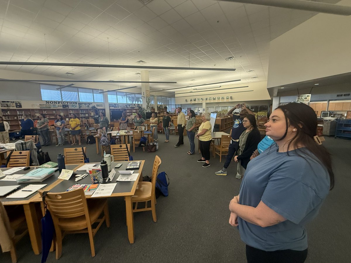 Sarah Kinney tweet media