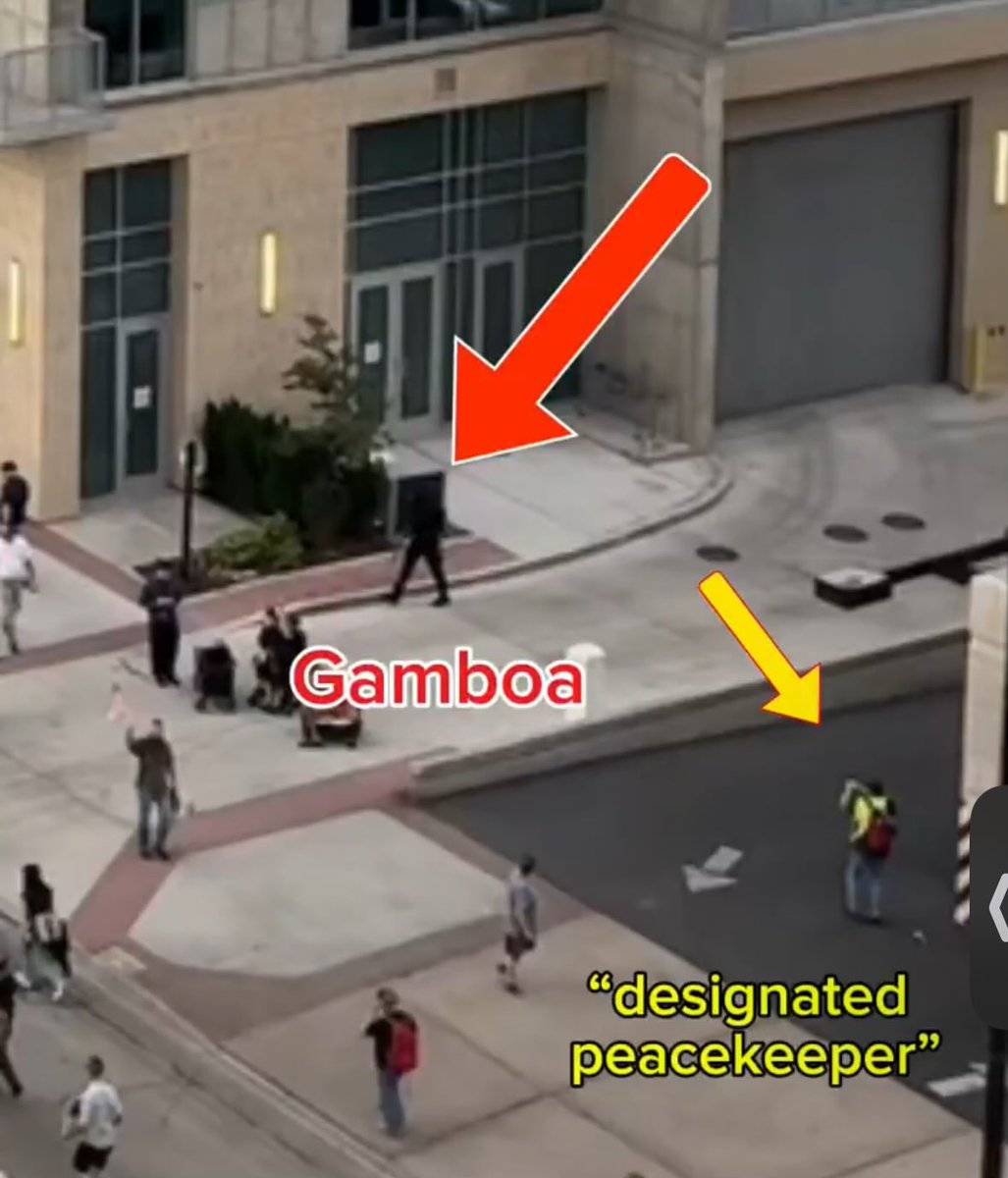 This was 100% friendly fire.

Antifa loon tries to open carry a rifle, boomer 50501 commie freaks out and shoots the youngster with a rifle, missing and killing a random bystander.