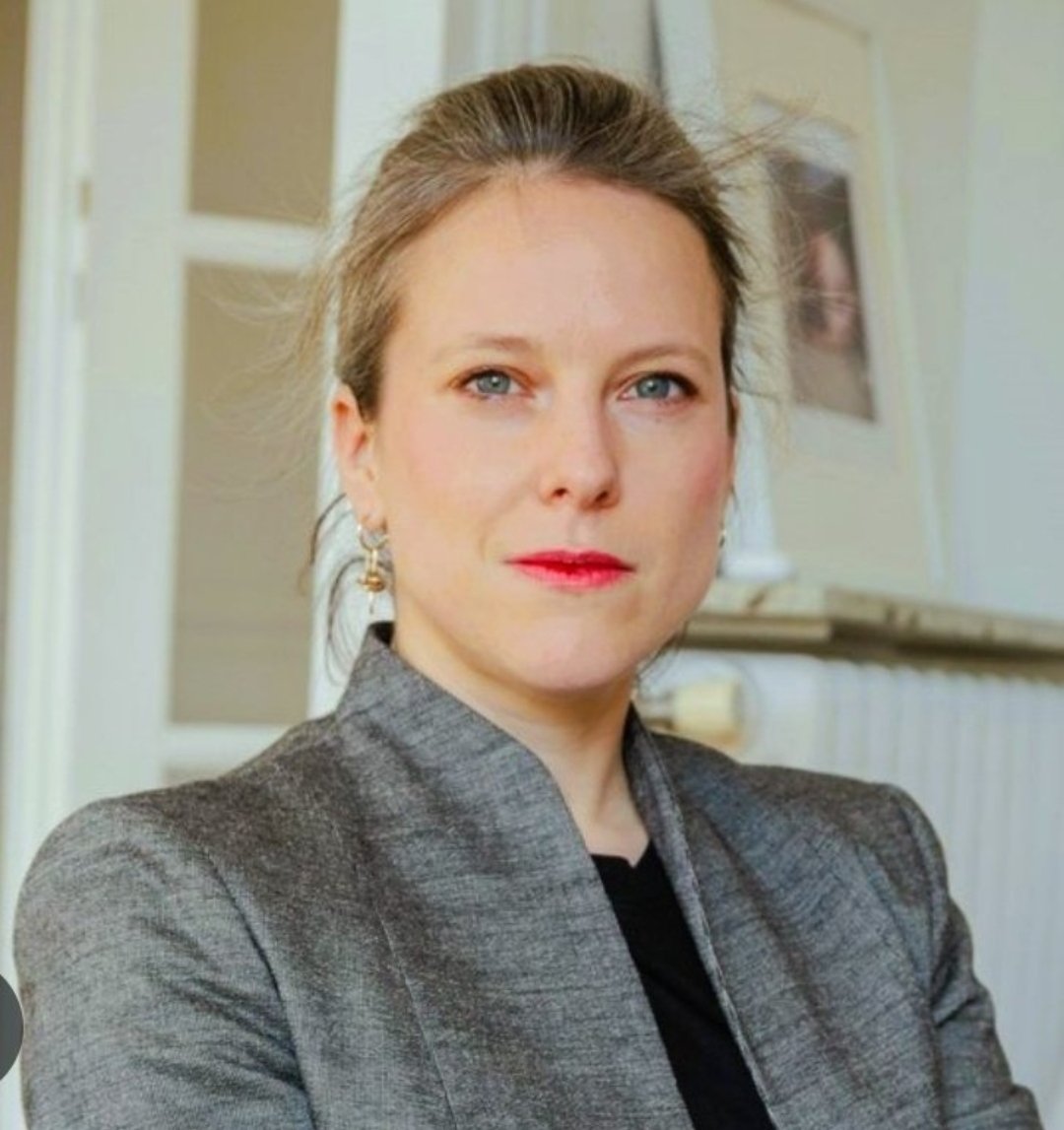 Une pensée pour  Lucie Castets qui a quitté son poste pour devenir #1erMinistre..
Qui se retrouve au chômage et qui est retombée dans l'anonymat..
Miskine..