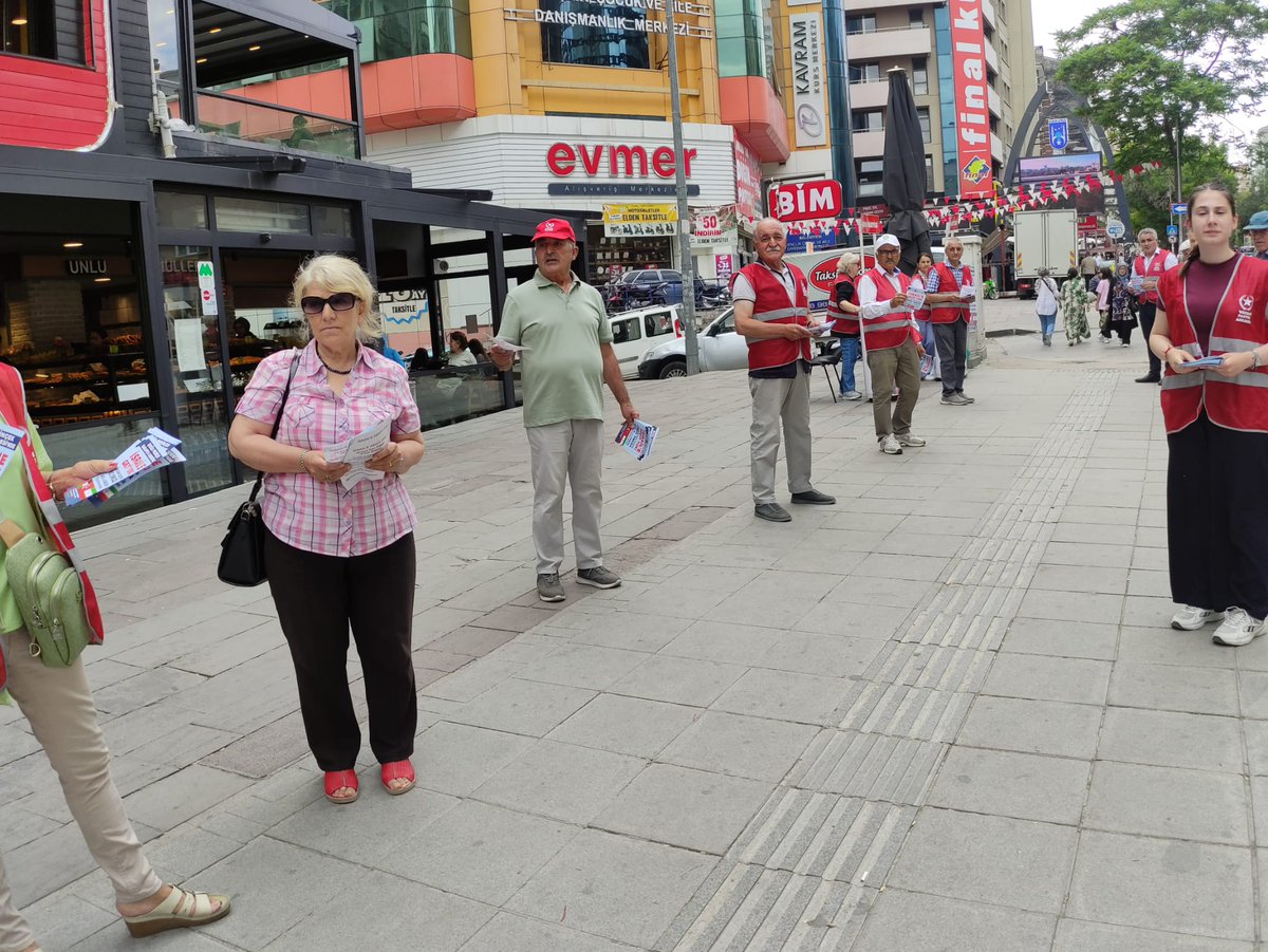 📍YENİMAHALLE 

Yenimahalle İlçe Başkanlığımız, İvedik Caddesinde masa açarak cumartesi günü Genel Başkanımız Doğu Perinçek'in katılımıyla gerçekleştireceğimiz "İsrail'e Geçit Yok!" buluşmasına Yenimahallelileri davet ediyor. 

🗓️ 21 Haziran Cumartesi 
🕕 16.00
📍 Sakarya Caddesi