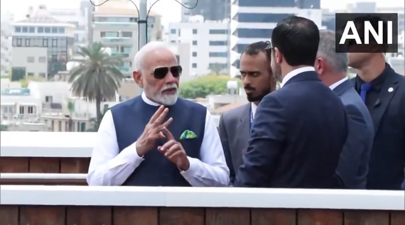 “Ek Pinaka de denge aapko, Brahmos pakad lo, aur teesra aap lo Akash. Abhi offer hai, theek theek laga denge sirf aapke liye. Apni ghar ki baat hai.”