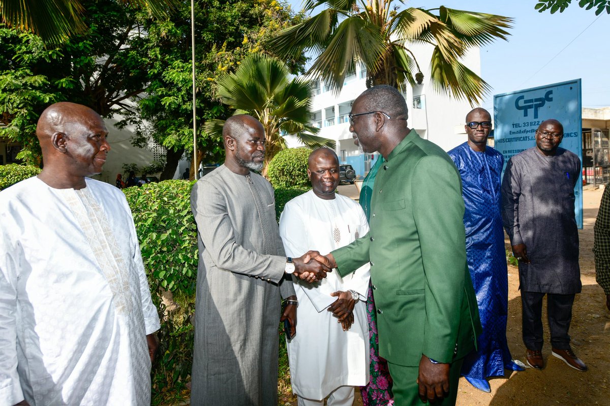 Mefpt_sn's tweet photo. Baccalauréat technique 2025: visite du Ministre au niveau des centres d'examen (étape Dakar)
#baccalauréat #BacTechnique2025 #Sénégal #mfpt #Senegal2050 https://t.co/BXyDweABBV
