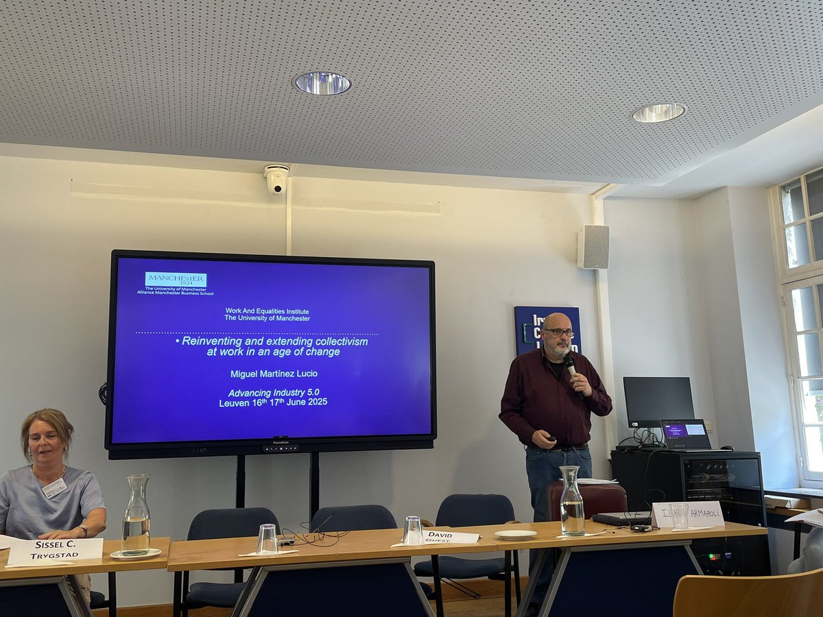BroadVoice_Proj's tweet photo. Wrapping up the first plenary session with Miguel Martinez Lucio from the University of Manchester on reshaping the balance between #individualism and #collectivism in #workplaces. https://t.co/t5U2CF9aBJ