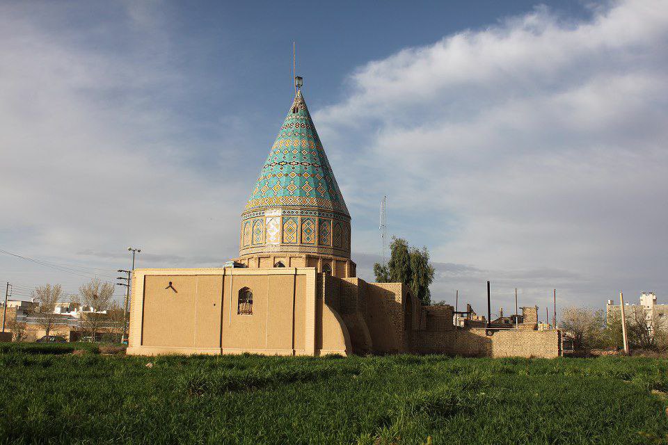 This is the shrine of Abu Lu’lu’ah, the assassin of Umar ibn al-Khattab رضي الله عنه . It is considered a very sacred place in Iran, which today half of the clueless Sunnis in the world sympathize with 🤝 t.me/mvnooss/70