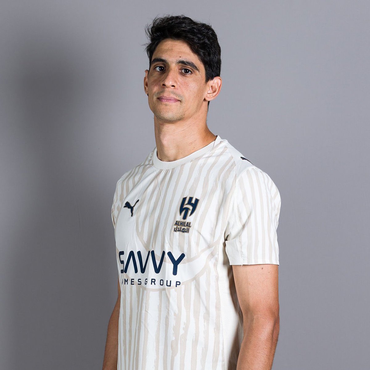 🚨🚨🚨🚨🚨🚨🚨🚨 عاجل:

ياسين بونو بقميص الحراس! 🥶🤍🤍🤍🤍🤍🤍🤍🤍