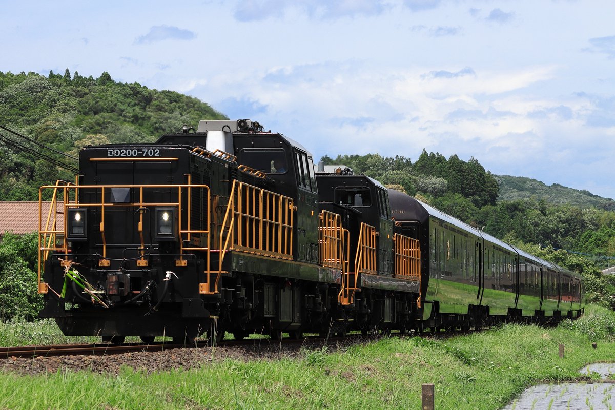 6/15 回9210 DD200 702+77系
6/16 9212 DD200 702+701+77系
ななつ星がDD牽引との事で撮影へ エンド不揃いでしたがDDの重連かっこよかったです。同業者の方お疲れ様でした。