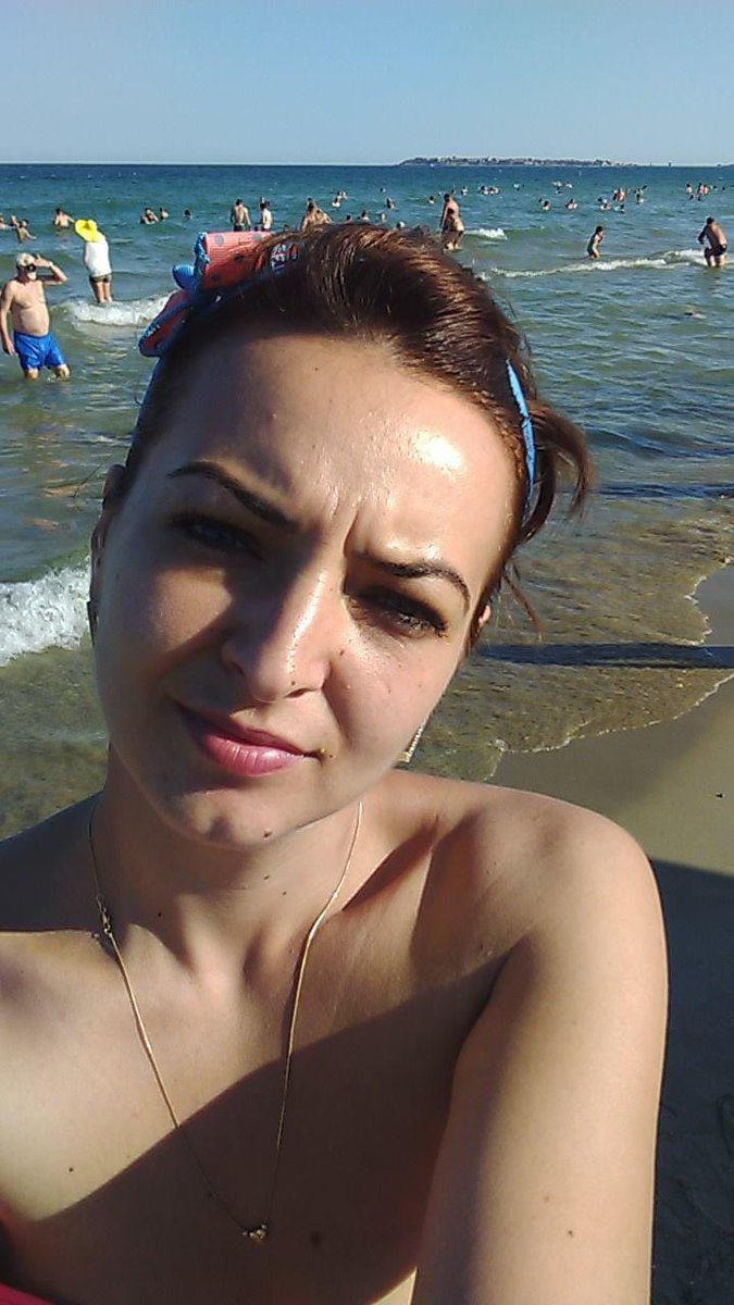 LinePulet's tweet image. 🌺🌸Un lundi calme profitez de votre semaine je rêve d’être à la plage avec l homme de ma vie a quand mon tour je suis jalouse de tout c’est couple que je vois ici 🌹♥️ j’espère que ce rêve deviendras réel bientôt 🌹bisous merci de me suivre et de retweeter