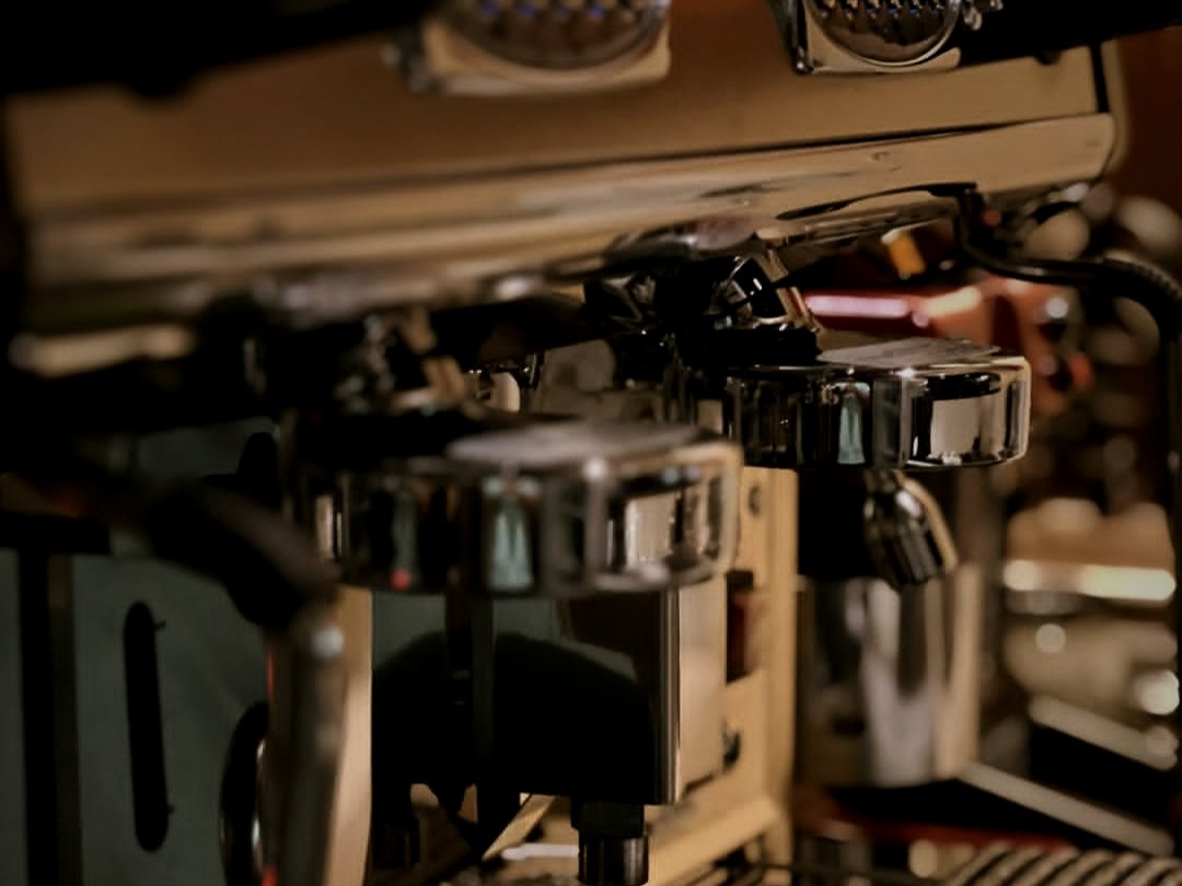 clinquanche's tweet image. ︎
was literally about to flip the sign, when more customers walked in. honestly, my feet hurt, and i'm starving, and all i want is silence. but they smiled, thanked me, told me this was their comfort place after a long day. suddenly, i didn't mind staying a bit longer. 
 ︎ ︎