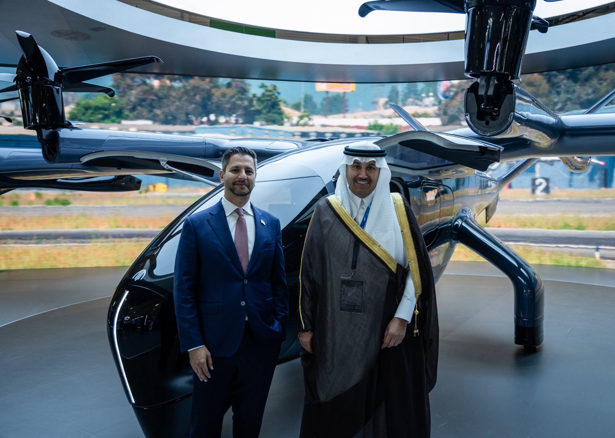 adamgoldstein13's tweet photo. Saudi Arabia 🇸🇦 X Archer 🇺🇸 

Great catching up with Minister of Transport and Logistics Services, H.E. @SalehAlJasser here at @salondubourget — exciting to see our shared vision for AAM continuing to advance. #PAS25 https://t.co/qNlRpZ1dhQ