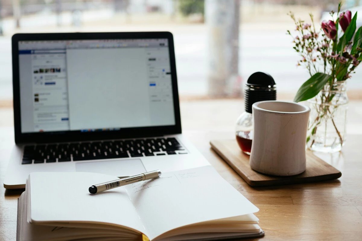 Anthropic tiene algunos de los mejores cursos gratis de IA para todos los niveles: ideales para aplicar en Claude 4 genbeta.com/inteligencia-a…