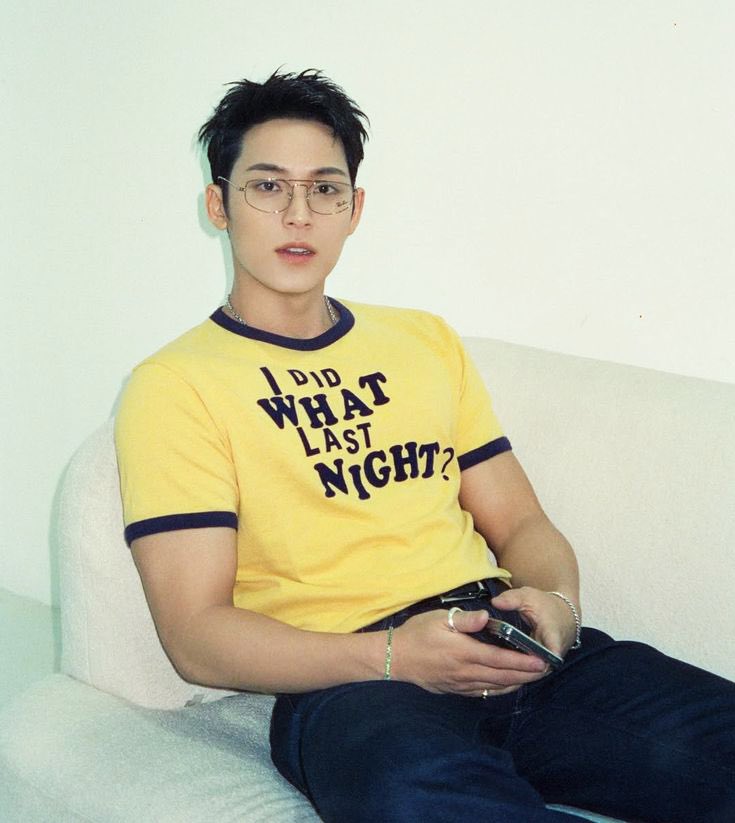 rekindle 🔞
— mg x oc filo au

seeing your ex reignited not only your held feelings but also the grasped sensuality you both decided to share, again.

“ikaw dapat mas nakakaalam kung ga’no kalaki bur*t ko, i’ve been inside you before” he smirked.

🔗: privatter.net/p/11581249