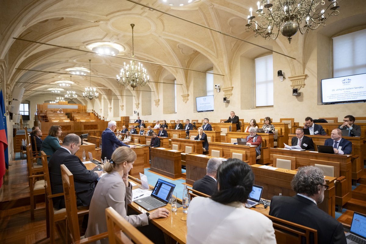 28. veřejné slyšení Senátu se věnovalo záměru spalovny nebezpečného odpadu v Rybitví 🏭

Řečníci se kromě možných legislativních změn zabývali nastavením posuzování vlivu na životní prostředí EIA či monitoringu provozů s dopadem na kvalitu ovzduší. → senat.cz/zpravodajstvi/…