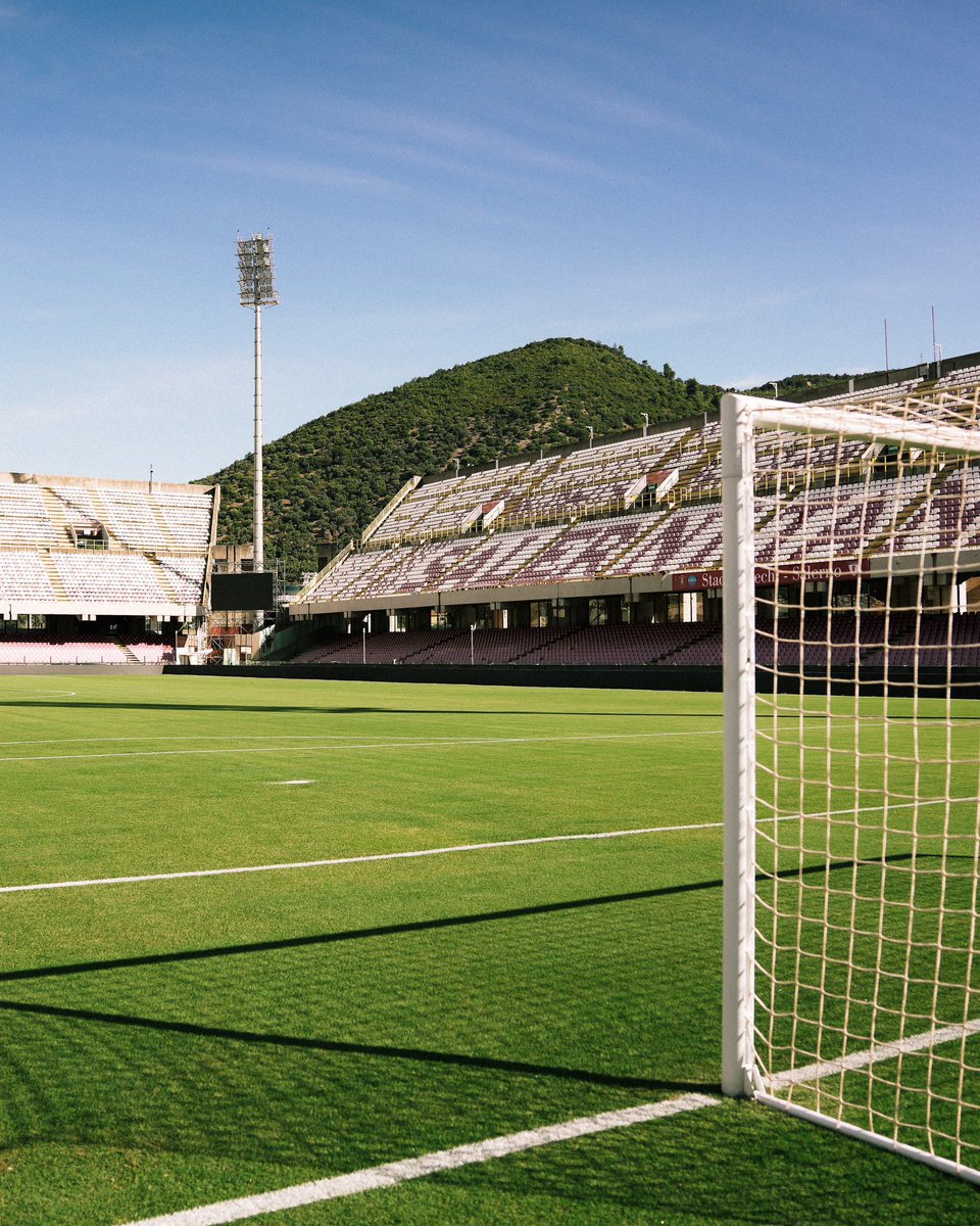 The drama never stops… 🇮🇹 ⚽️ 

Salernitana have asked for the 2nd leg Serie B relegation playout against Sampdoria to be postponed. 

Over 20 players and staff have been hit by food poisoning, some hospitalised.

They lost the 1st leg 2-0 last night.