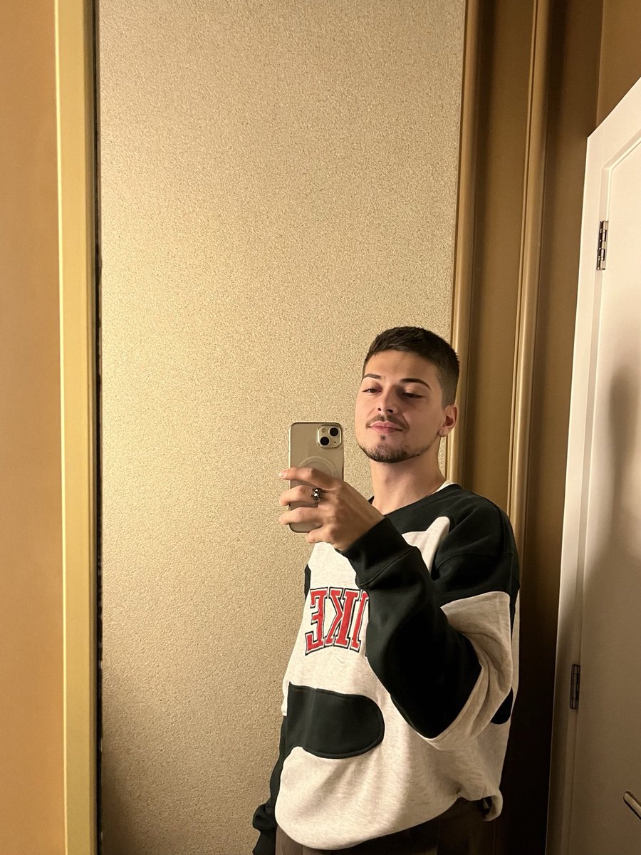 socorrojow's tweet photo. 🤍💍 https://t.co/aR9YDi9bg7