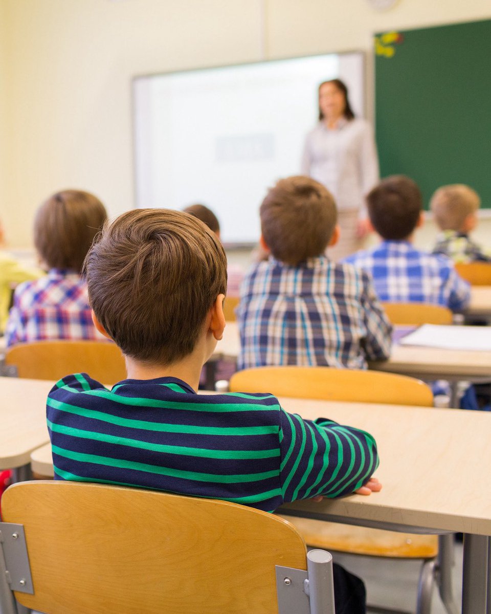 mzpcr's tweet image. 📚 Základní školy v Karlovarském a Ústeckém kraji získají 900 milionů korun z Operačního programu Spravedlivá transformace na modernizaci učeben, dílen, laboratoří a IT vybavení. Cílem je rovný přístup ke kvalitnímu vzdělání i v regionech zasažených útlumem těžby.
