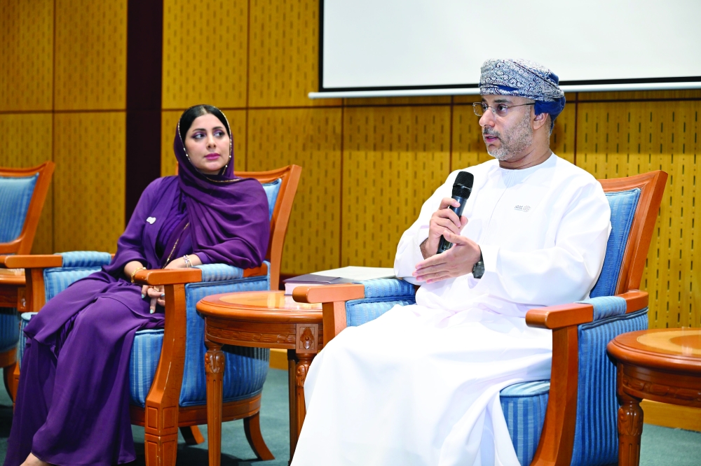 استعراض الهوية الترويجية لسلطنة عُمان 
#جريدة_عمان 

omandaily.om/article/1180644