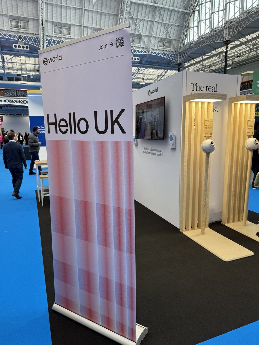 Masahiro039's tweet image. London Tech  Week

Open AIで有名なサム・アルトマンがやっているWorld Coinのプロジェクトが出展されてました。

意外にUK初進出のようです。Orbと言われている奥の丸い球体の機器で、人の網膜を読み取り、人間であるという証明を取るものです。登録すると約60ドル相当のWorld Coinをもらえます。…