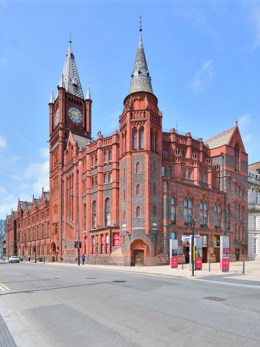 Great to see the Victoria Building back to its full glory...
#HeritageLiverpool