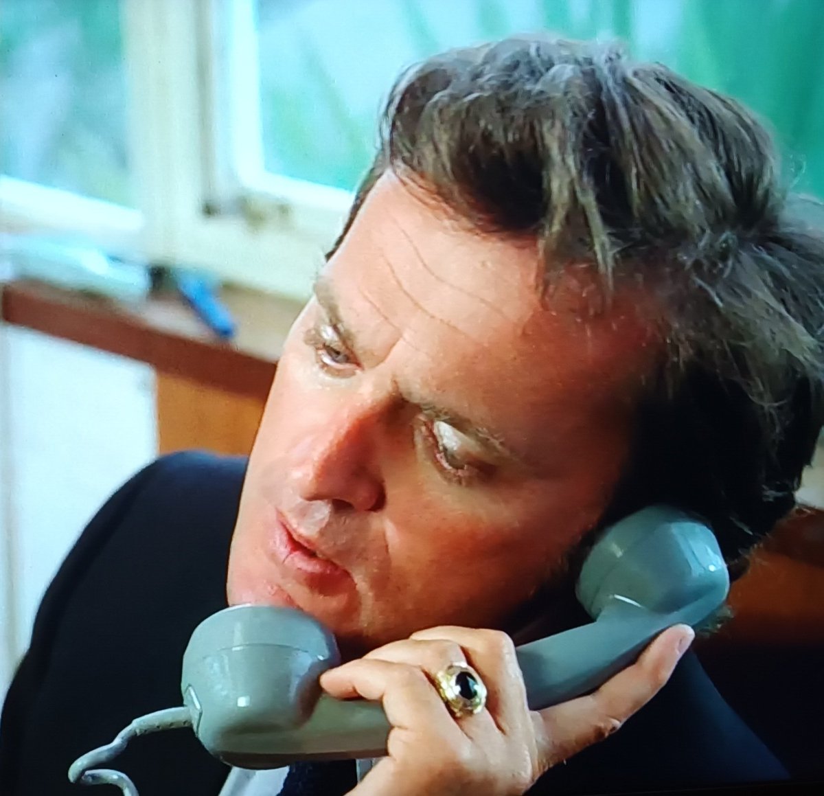 LauraGoldies's tweet image. #Labro &quot;Sans mobile apparent&quot;
L&apos;art et le style
Une signature visuelle dans l&apos;image