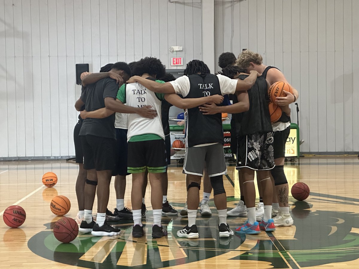 nickcooremanjr's tweet image. I am extremely appreciative for the warm welcome during my visit @RegentMensBkb. Thank you again for the invite @CoachHollenbeck and @CoachMWAllen I truly enjoyed my time on Campus!!
@KevinMoses38 @peopleschamp917 @JasonMoore75734