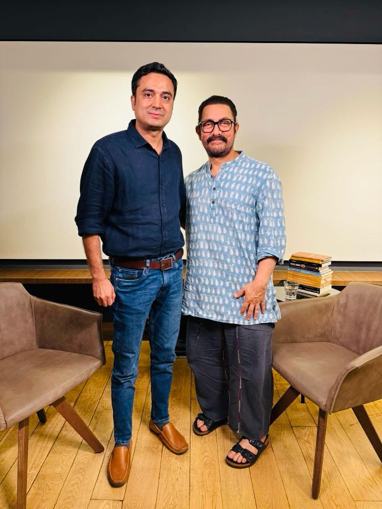 JournoShadab's tweet photo. हम लोगों को जल्दी जज कर लेते हैं, जो थोड़े अलग हैं उन्हें अजीब मान लेते हैं...
https://t.co/yBovKstYbr https://t.co/KCnkEXeAh8