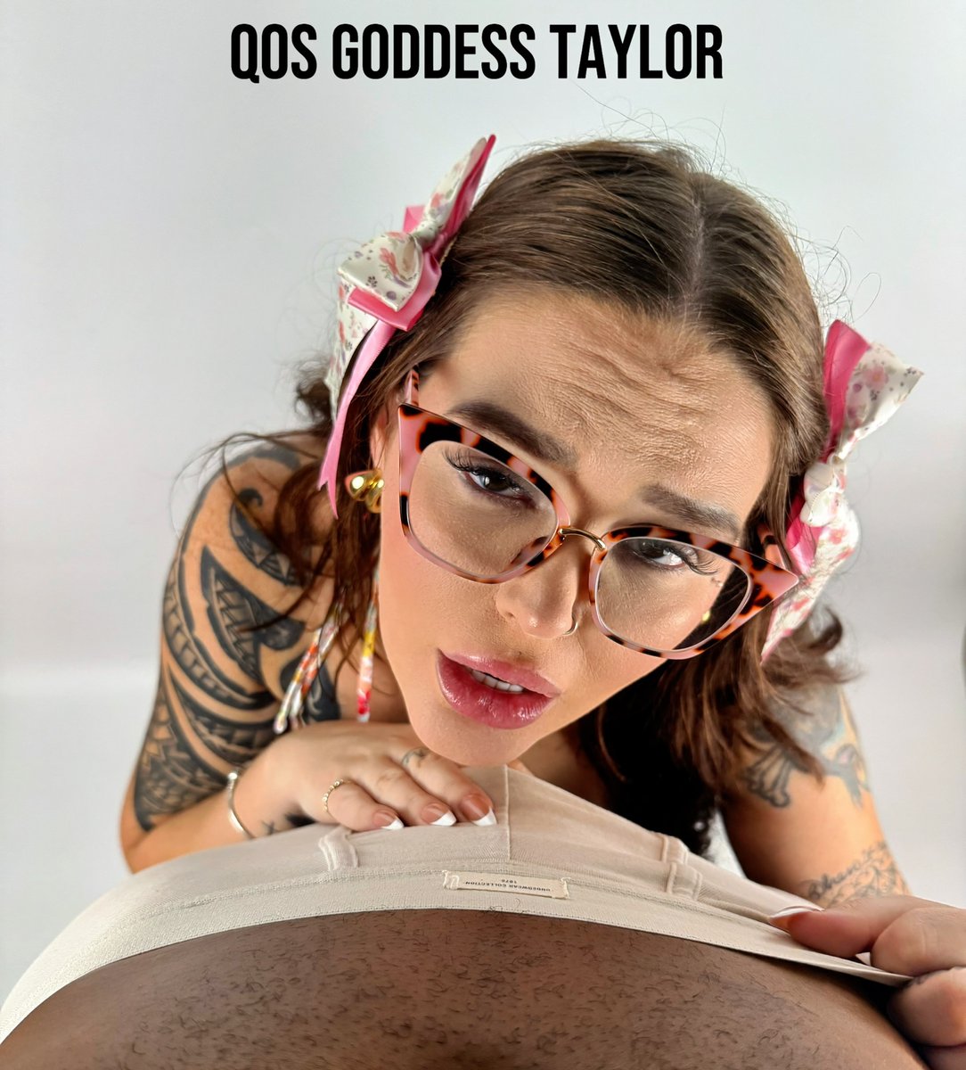 TheGiftOfTaylor's tweet photo. Who has the better view? ♠️

#eliteqos #qos https://t.co/49jy5hDE0e