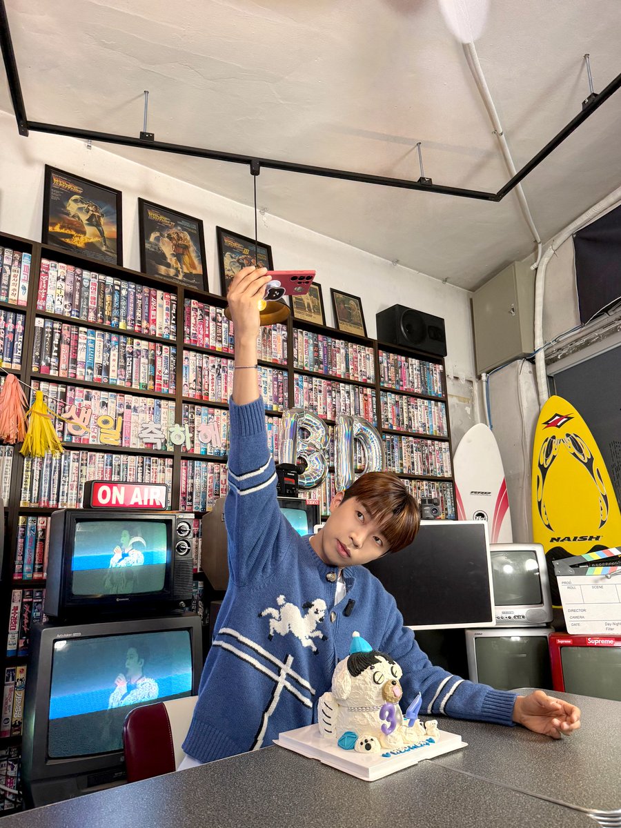 “HAPPY HERO BIRTHDAY 
Thanks to 영웅시대” 

아티스트 임영웅의 생일을 축하합니다🎉 

함께 해주신 모든 영웅시대 가족 여러분, 
사랑합니다 그리고 감사합니다🩵 

#임영웅 #limyoungwoong
#임영웅생일 #임영웅_910616
#임영웅_영웅시대 #임영웅_생일라방