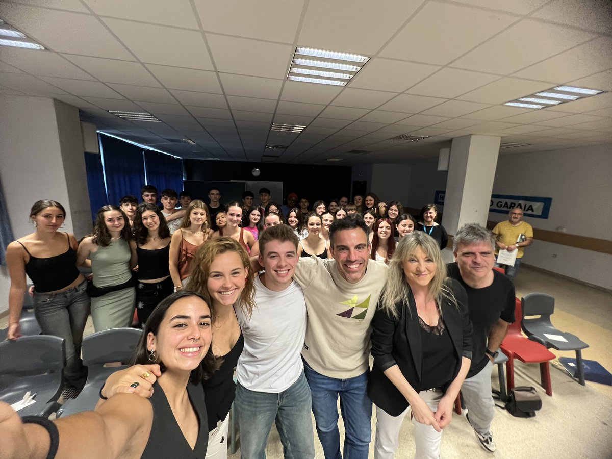 🚨😸Gaur EDEN soinu fikzioaren bigarren denboraldia estreinatu dugu <a href="/LaudioIkastola/">Laudio Ikastola</a>-n!

👩🏼‍🦱Bertan izan dira Sua Enparantza, Angela Lopez, Ugaitz Amundarain eta Kepa Errasti.

EDEN-en lehen 3 atalak entzungai daude GUAU plataforman!

🎧👉 guau.eus/s/eden

Eskerrik asko,