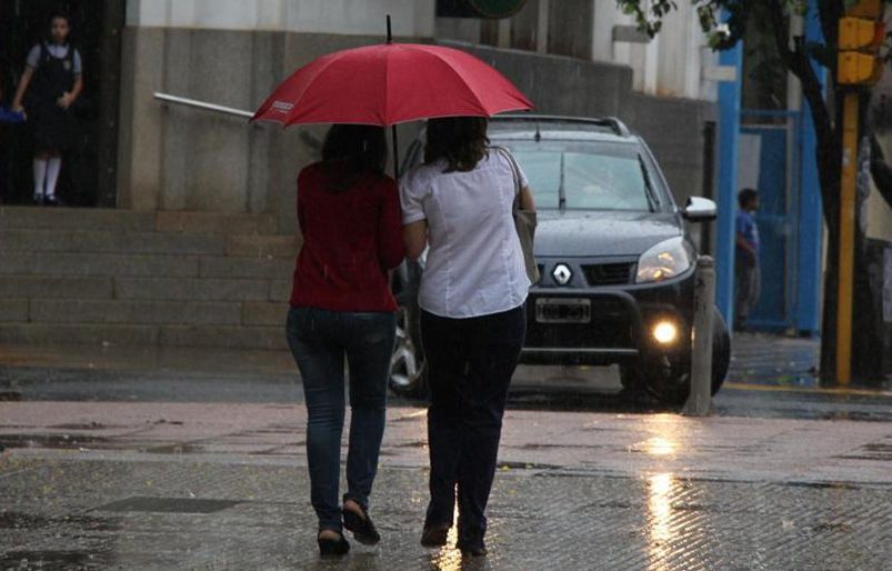neahoycom's tweet photo. 🌧️ Alerta por tormentas en el NEA: el @SMN_Argentina  emitió avisos por lluvias intensas en Formosa, Chaco, Corrientes y Misiones.

Enterate más 👇
https://t.co/b37lqcext1