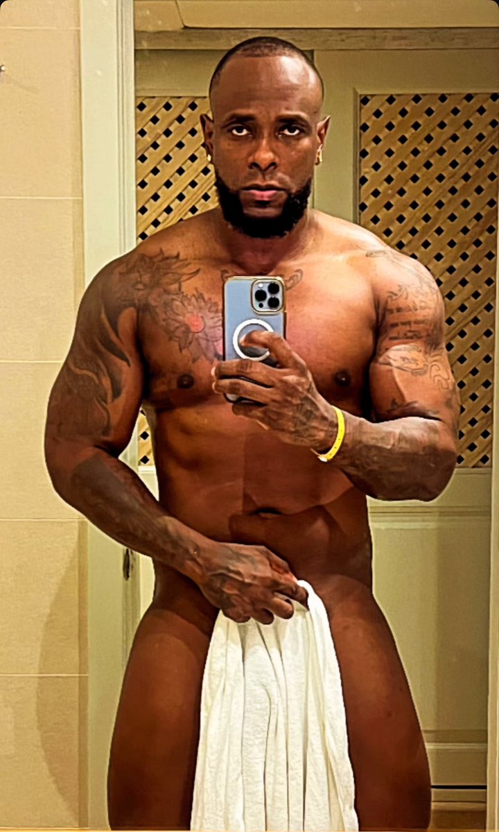 OrlandoMF23's tweet photo. 🥛 💦 🦍 https://t.co/NLbRgdk1ry