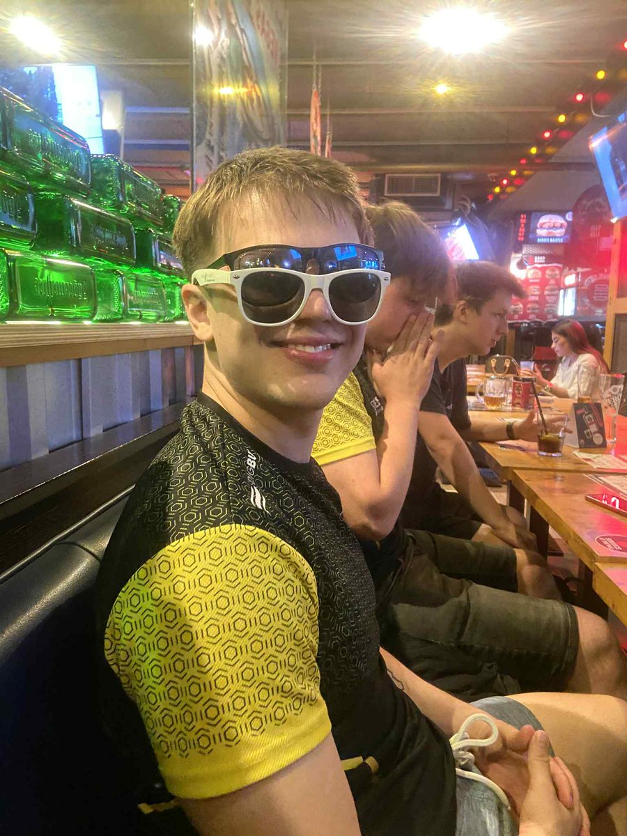 Hétvégén LAN 2. Hely kb ötödjére! 😍 
Hajrá <a href="/esport_bee/">Békéscsabai E-sport Egyesület</a> 🐝🐝🐝

Valszeg többet kéne gyúrnom, hogy win legyen...