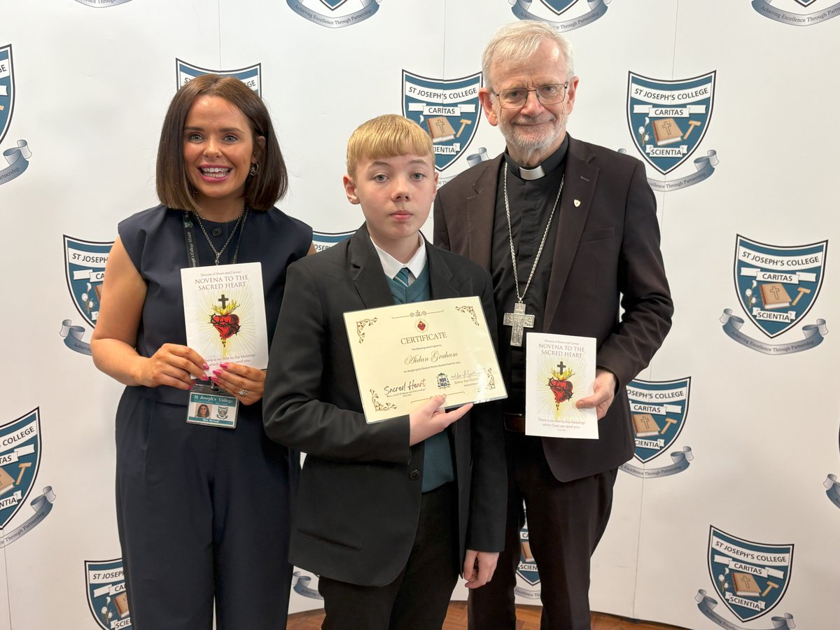DownandConnor's tweet photo. Bishop McGuckian and world-renowned artist Farhad O'Neill presented awards to students from across the Diocese of Down and Connor at the 'Sacred Heart' Art Competition 2025.
The winning cover for the Novena Booklet 2025 was designed by Aidan Graham, St Joseph's College, Belfast. https://t.co/3ymorkvhes