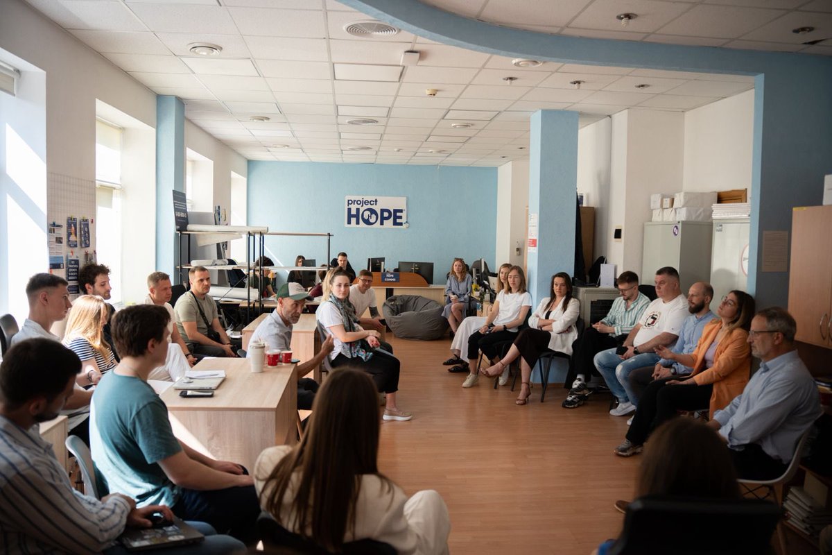 rtorbay's tweet image. back in Kyiv 🇺🇦with an amazing team and incredibly resilient people! my @projecthopeorg colleagues are braving daily drone and missile attacks to serve others on the frontlines! couldn’t be prouder.
