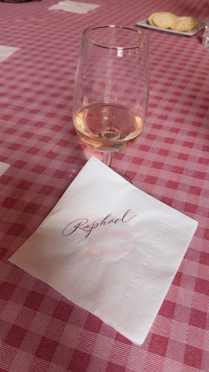 ftbimp's tweet image. 🍷💋