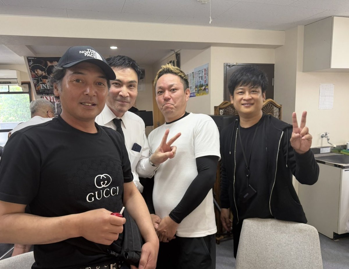 夏！たけなわだバカやろう！と海で叫ぼうと思います。
第7回スマブラ大会も参加者30名の中、盛大に盛り上がり1回戦、第1試合。
皇治選手vs松田執行役員は前回大会優勝者の皇治選手が勝利！
その後、皇治選手が自分のイベントがあるにも関わらずギリギリまでみんなを楽しませてくれて本当に凄く良い男😭