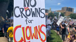 LinosVersion's tweet photo. #NoKings > #TrumpPerade
Estimates of attendance at the "No Kings" protests across the United States on June 14, 2025, vary widely.
Organizers and some media outlets, such as the American Civil Liberties Union, Move On, and Axios, claim that over 5 million people participated in more than 2,100 rallies nationwide.
The Crowd Counting Consortium, a project by Harvard University and the University of Connecticut, noted that it would take time to provide an accurate estimate, indicating that precise numbers are not yet finalized
PS Where are the #EpsteinFiles?