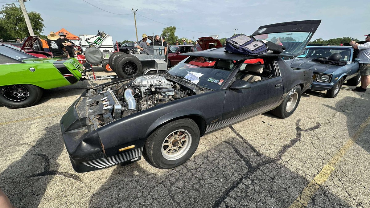 EdelbrockUSA's tweet photo. The #funteam kicked off Sick Summer with Day Zero at Byron Dragway! Tech, test &amp; tune, and big crowds marked the start of 5 wild days across IL, WI &amp; IA. Who’s ready for the ride? #edelbrock #sickthemag #sicksummer #testandtune #draganddrive https://t.co/GmtdqFiMC4