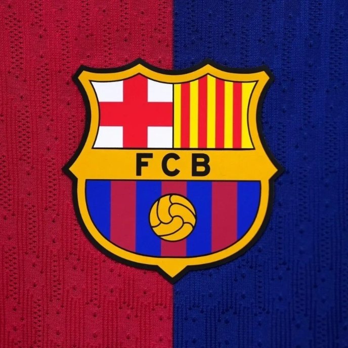 • Ils comprent les attaquants à Lamine Yamal.
• Ils comparent les milieux à Pedri 
• Ils comparent des défenseurs centraux à Cubarsi.

Le Barça est vraiment LA RÉFÉRENCE du football.