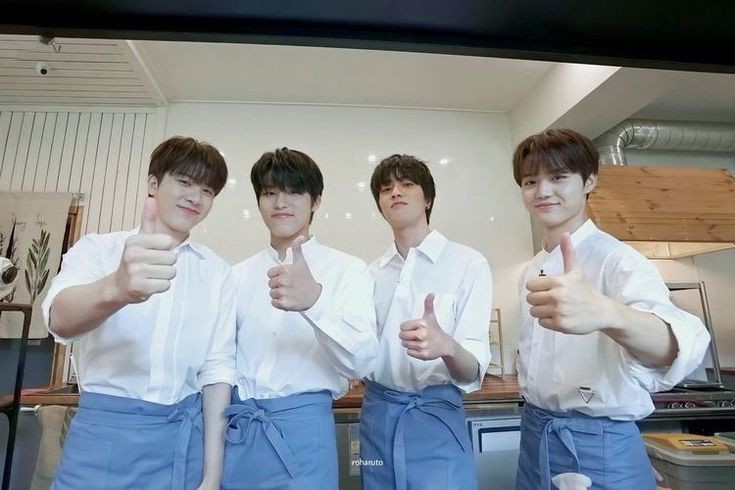 jhmarkoo's tweet photo. @treasuremenfess maknae line dari tahun ke tahun 🤏🏻 https://t.co/y3p4sSgh0Z
