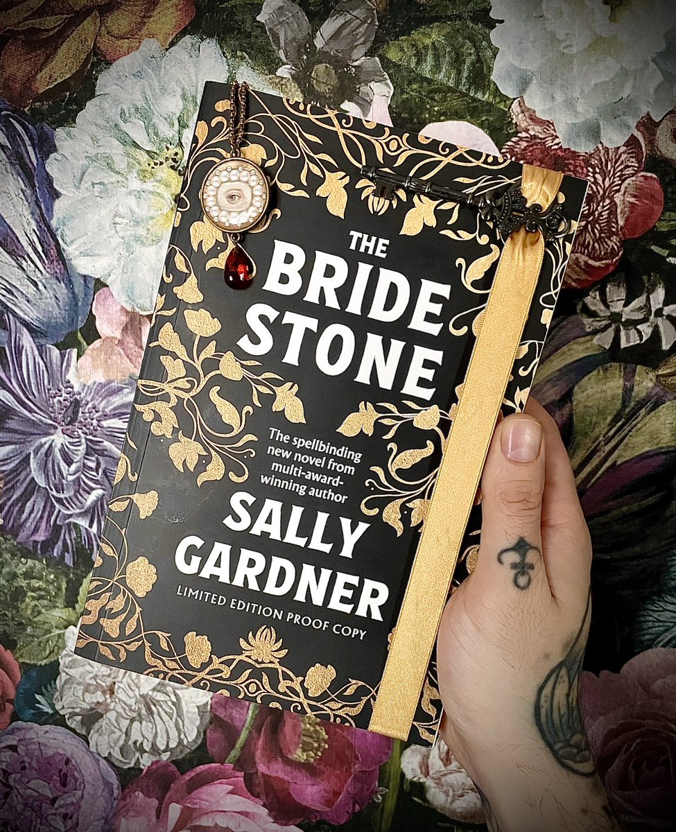 Dan-📚Bookseller/BookBlogger📚 (@dman1504) on Twitter photo 🪞 Dearest reader, my review of #TheBrideStone by Sally Gardner is now available over on instagram! 💍
✨ Utterly absorbing, beguilingly inventive, and my favourite of her books so far! ✨
Don’t miss this beautiful book which publishes next month by <a href="/HoZ_Books/">Head of Zeus</a>
#booktwt #books 🪞 Dearest reader, my review of #TheBrideStone by Sally Gardner is now available over on instagram! 💍
✨ Utterly absorbing, beguilingly inventive, and my favourite of her books so far! ✨
Don’t miss this beautiful book which publishes next month by <a href="/HoZ_Books/">Head of Zeus</a>
#booktwt #books