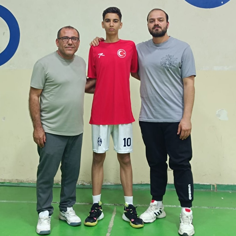🇹🇷Elazığ’dan Milli Takıma Bir Yıldız daha🌟

Gençlik ve Spor Kulübü Sporcumuz ve Kaya Karakaya Spor Lisesi öğrencisi Hüseyin Ercan, U16 Hentbol Milli Takım Kampı’na davet edildi. 🤾‍♂️🏅

Azmi ve başarısından dolayı Hüseyin'i ve antrenörü Engin Doğan - Yunus Altuner'i tebrik ediyor,
