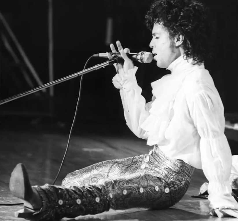 princ3ipal's tweet image. A couple of super shots from the 1984 Minnesota Awards with Wendy Melvoin and Prince....
#WendyandLisa #Prince #TheRevolution #Prince3ipal #PhotoOfTheDay