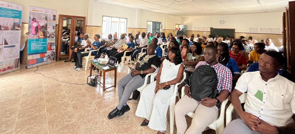 @LaMilagrosa-Mokom (@lamilagrosamok1) on Twitter photo Jornada interescuelas en región continental de Guinea Ecuatorial. + de 100 docentes junto a <a href="/trilemaedu/">Fundación Trilema</a> <a href="/Red_EQAp/">Escuelas que Aprenden #EQAp</a> y <a href="/LaMilagrosaMok1/">@LaMilagrosa-Mokom</a> : visitas a aulas, mesa de directivos y ponencia El desafío de aprender en GE. !Un día de inspiración y aprendizaje! #EducaciónGE #FormaciónDocente Jornada interescuelas en región continental de Guinea Ecuatorial. + de 100 docentes junto a <a href="/trilemaedu/">Fundación Trilema</a> <a href="/Red_EQAp/">Escuelas que Aprenden #EQAp</a> y <a href="/LaMilagrosaMok1/">@LaMilagrosa-Mokom</a> : visitas a aulas, mesa de directivos y ponencia El desafío de aprender en GE. !Un día de inspiración y aprendizaje! #EducaciónGE #FormaciónDocente