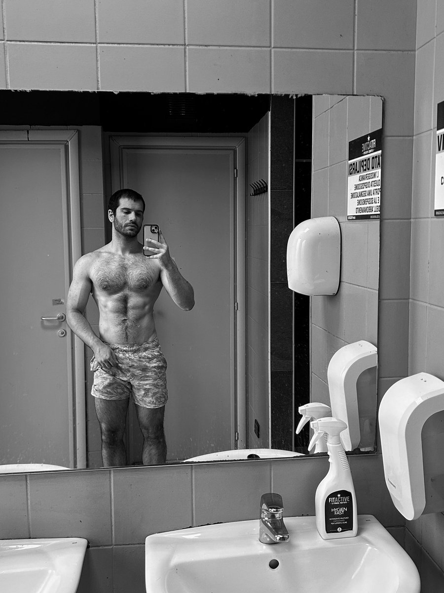 Giorgitooo's tweet image. This heat is no joke 🥵